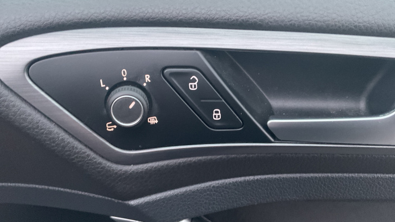 Volkswagen Golf 1.4 TSI SE [Nav] 5dr Petrol Hatchback